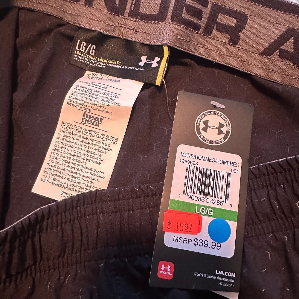 Under Amour Mens Large NWT Shorts - Black